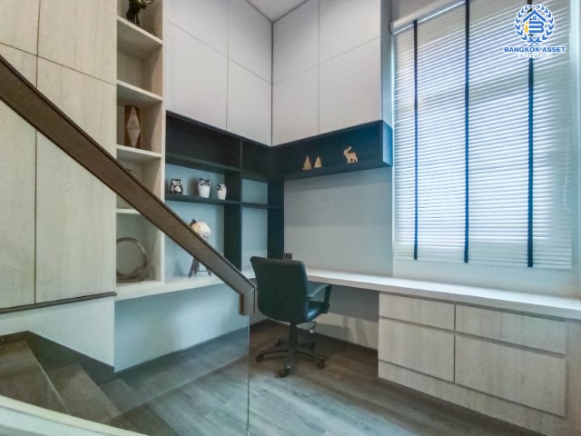 *****บ้านเดี่ยวมือสองนนทบุรี ม.มัณฑนา ราชพฤกษ์-สะพานเจษฎาบดินทร์ฯ เนื้อที่มากถึง 58 ตร.ว. ฟังก์ชัน 3 ห้องนอน 3 ห้องน้ำ 2 ที่จอดรถ บนทำเลติดถนนราชพฤกษ์ เชื่อมต่อถนนหลายเส้นทาง เดินเข้าเมืองสะดวก ใกล้ทางด่วน "ศรีรัช" ห้ามพลาด!